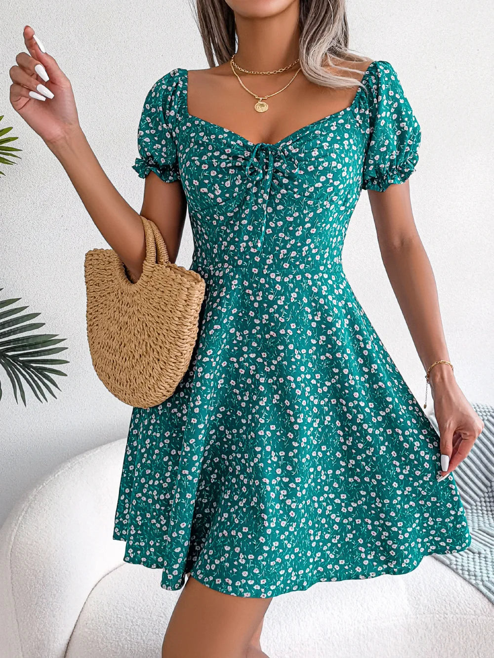 Vestido corto  con estampado floral