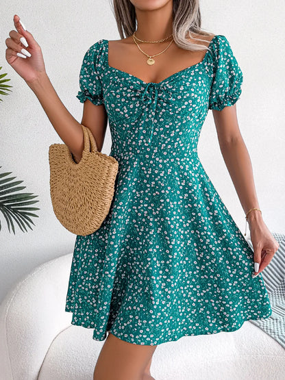 Vestido corto  con estampado floral