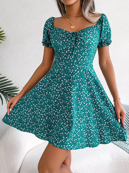Vestido corto  con estampado floral